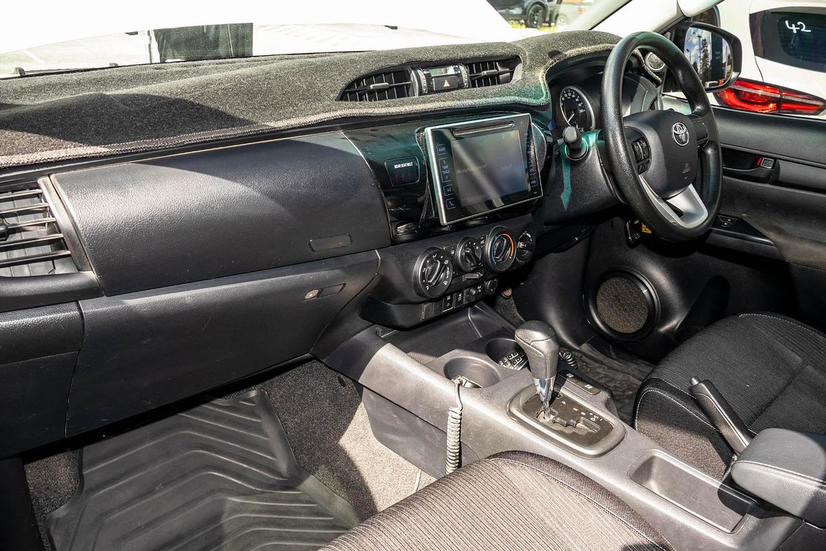 2016 Toyota Hilux SR GUN126R 4X4