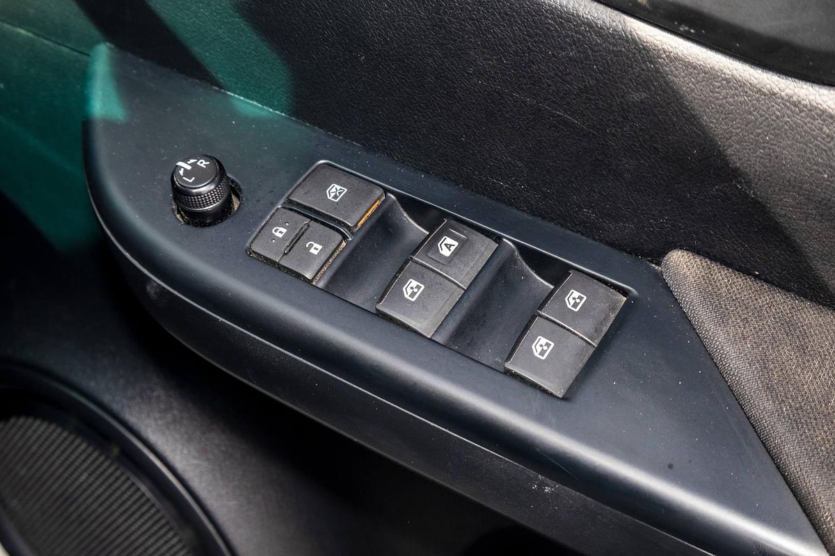 2016 Toyota Hilux SR GUN126R 4X4