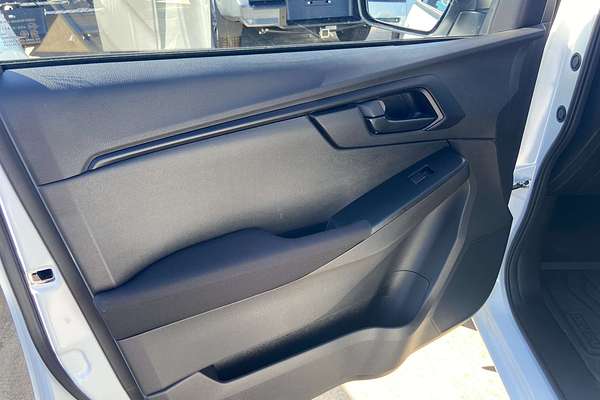 2025 Isuzu D-MAX SX 4X4