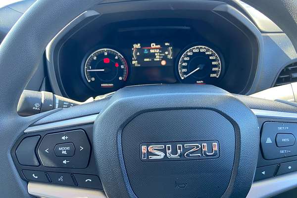 2025 Isuzu D-MAX SX 4X4
