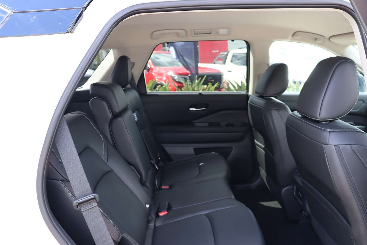 2024 Nissan Pathfinder Ti R53
