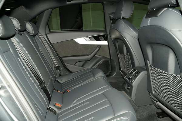 2021 Audi A4 45 TFSI S line B9