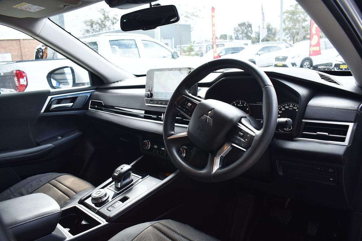 2022 Mitsubishi Outlander LS ZM
