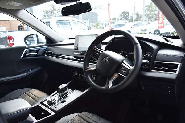 2022 Mitsubishi Outlander LS ZM