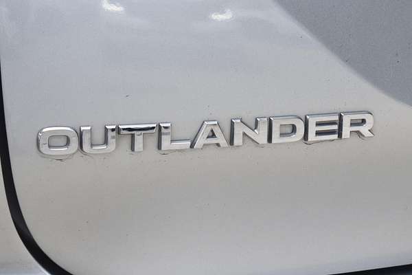 2022 Mitsubishi Outlander LS ZM