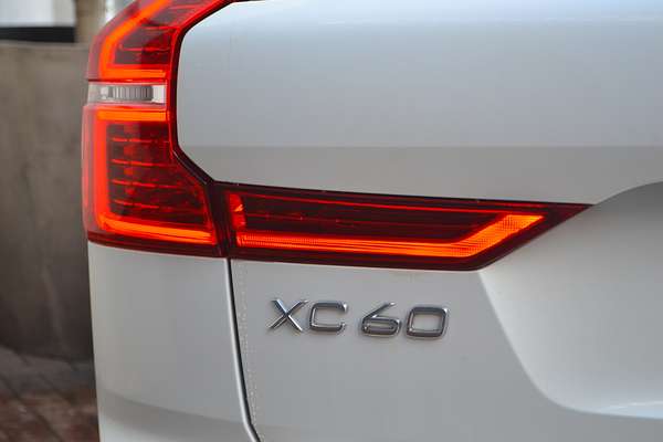 2023 Volvo XC60 Plus B5