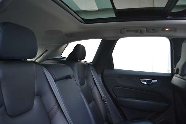 2023 Volvo XC60 Plus B5