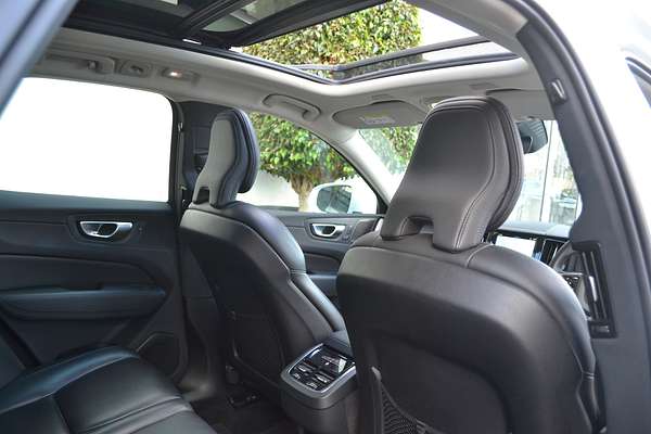 2023 Volvo XC60 Plus B5