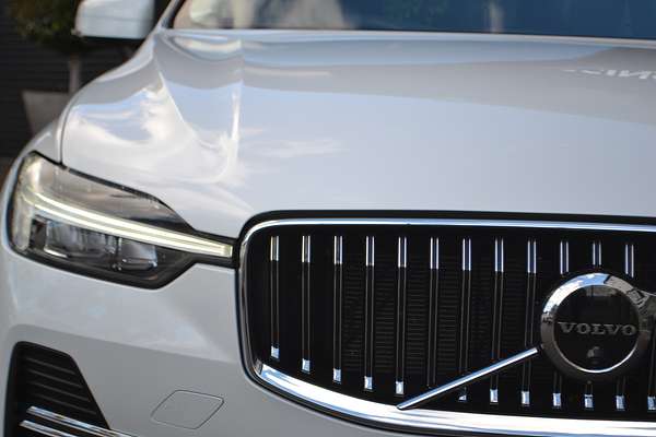 2023 Volvo XC60 Plus B5