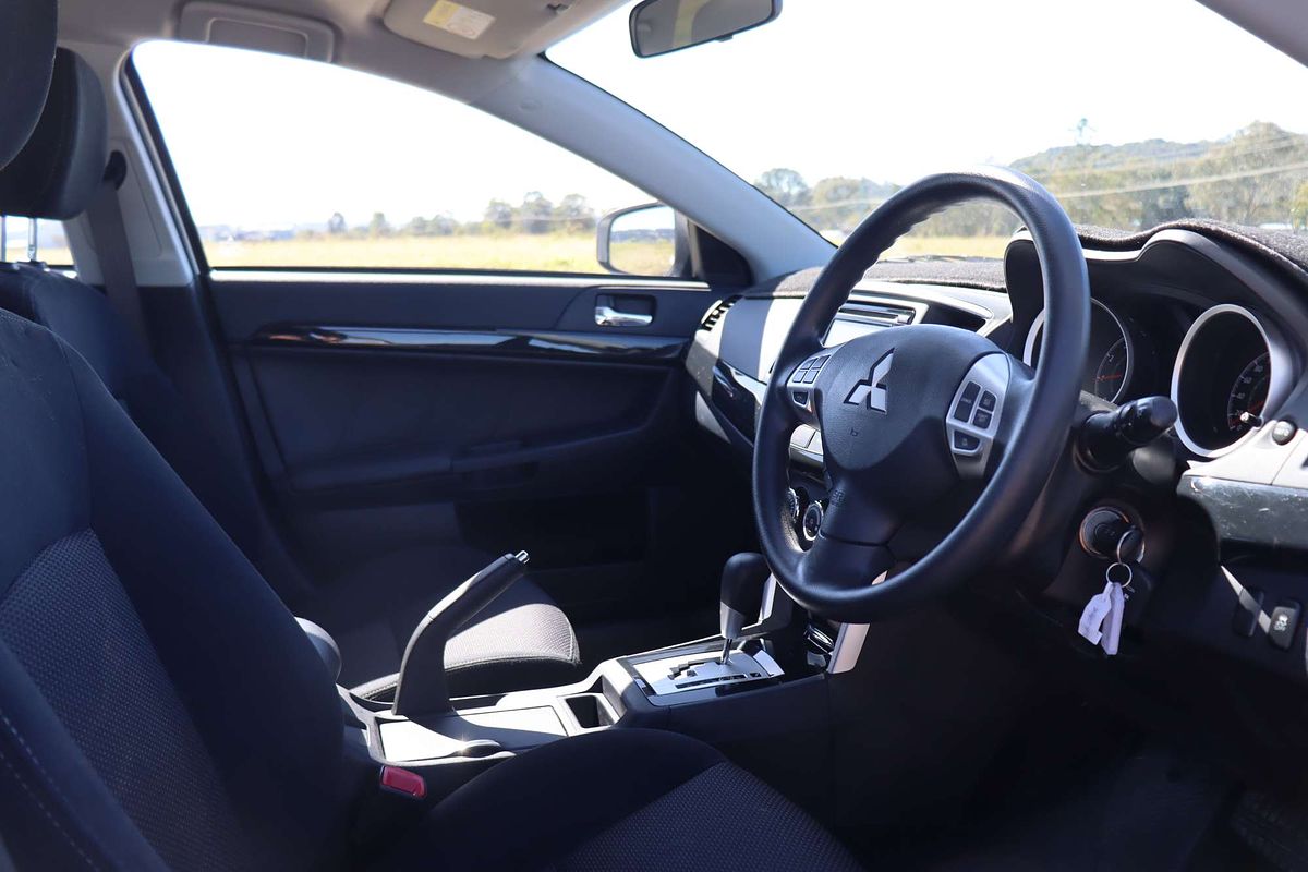 2017 Mitsubishi Lancer ES Sport CF