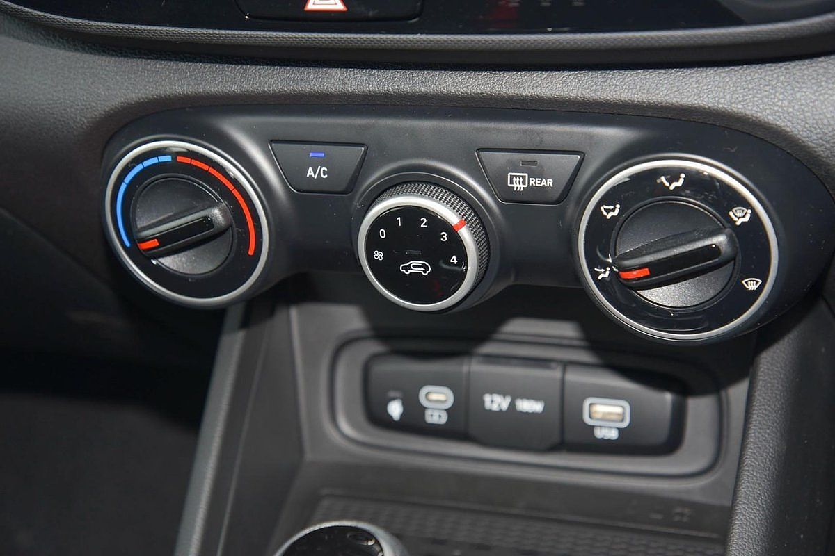 2025 Hyundai Venue Active QX.V5