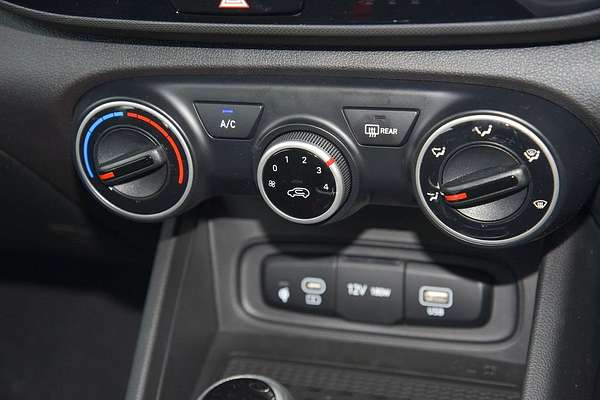 2025 Hyundai Venue Active QX.V5