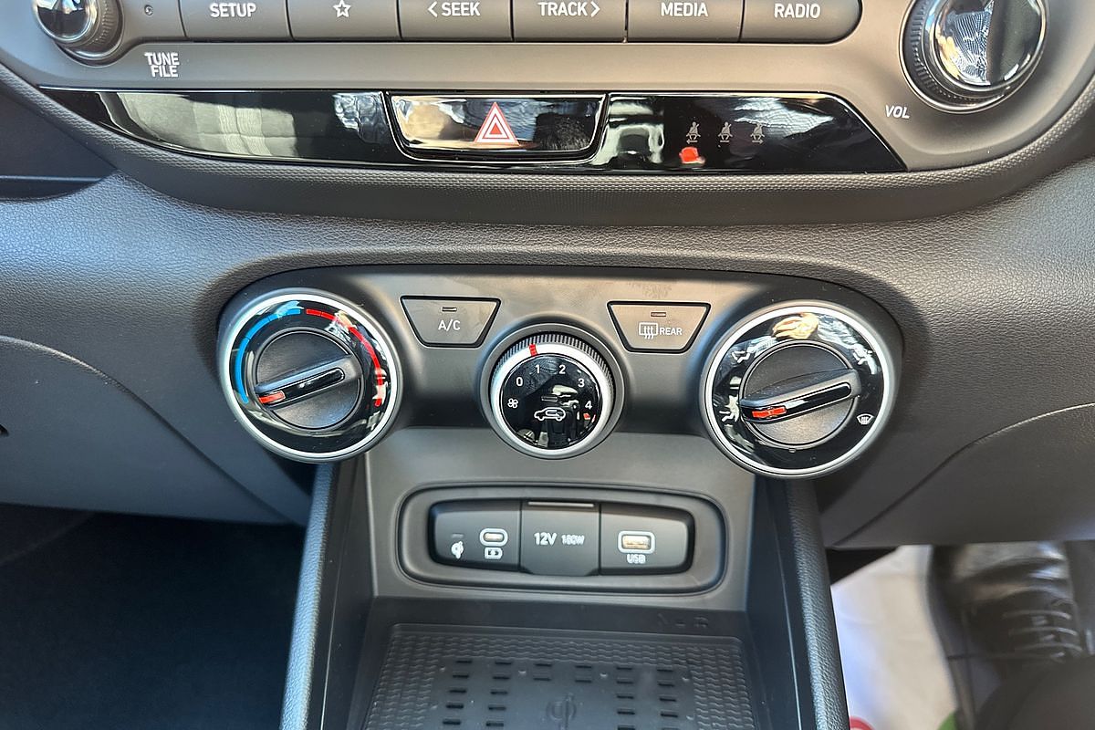 2025 Hyundai Venue Active QX.V5
