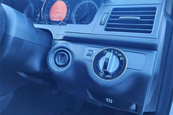 2009 Mercedes-Benz 220 CDI CLASSIC W204