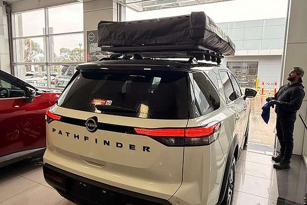 2024 Nissan Pathfinder Ti R53