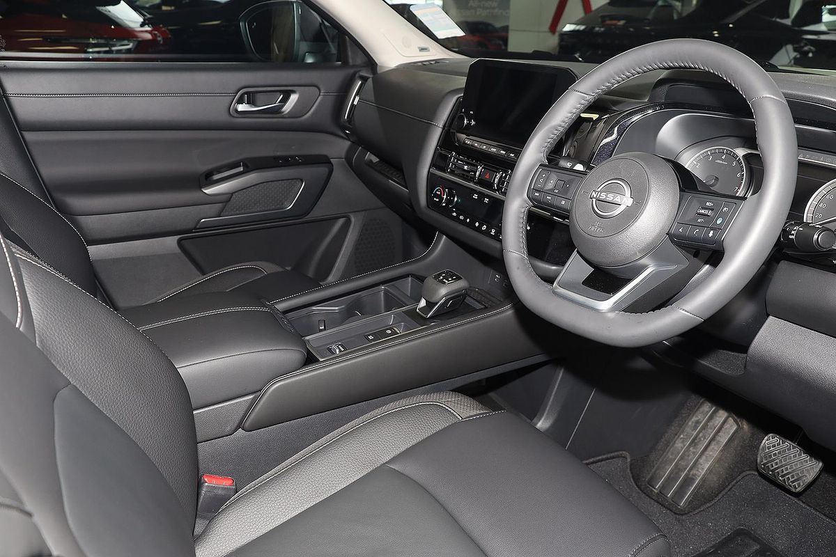 2024 Nissan Pathfinder Ti R53