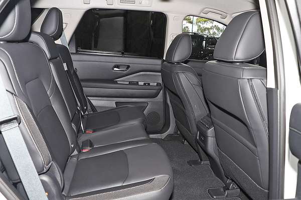 2024 Nissan Pathfinder Ti R53