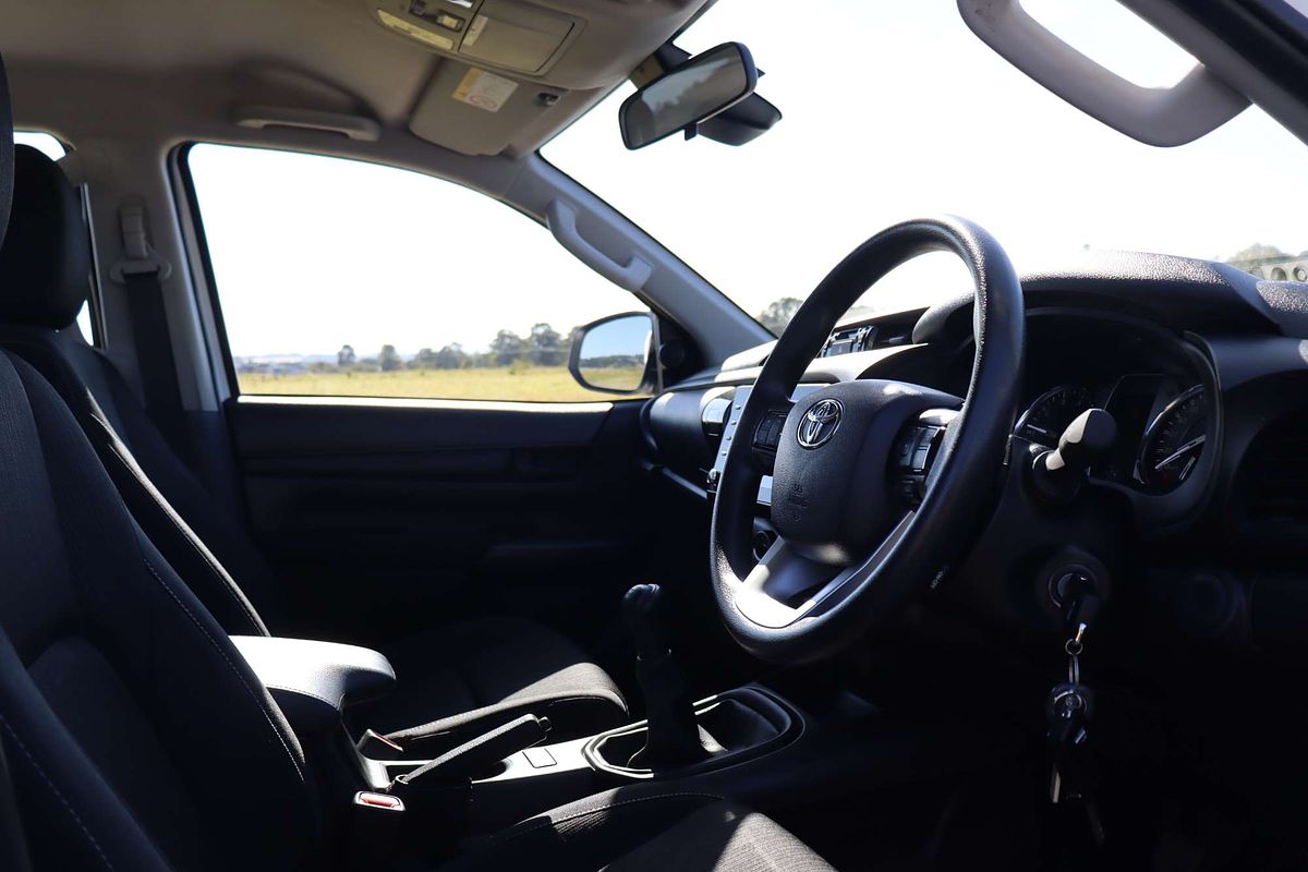 2024 Toyota Hilux SR GUN126R