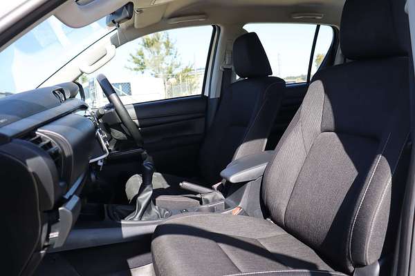 2024 Toyota Hilux SR GUN126R