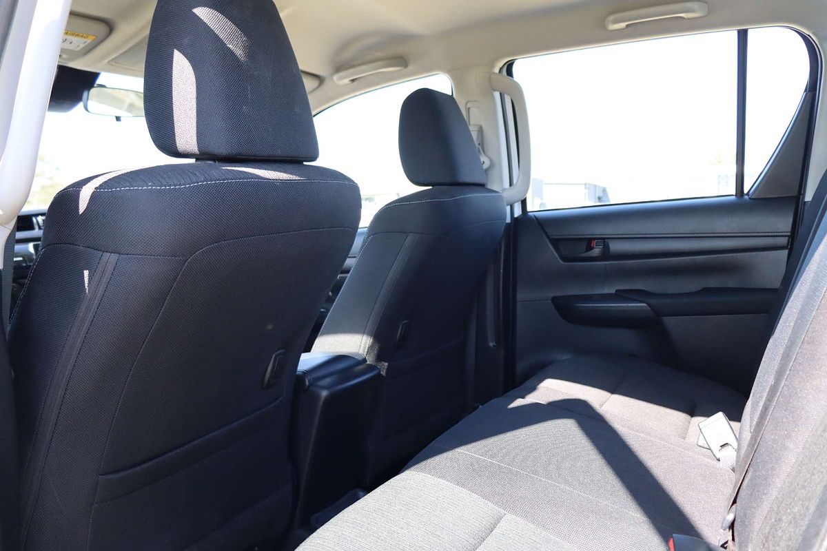 2024 Toyota Hilux SR GUN126R