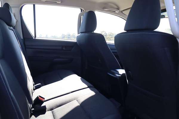 2024 Toyota Hilux SR GUN126R