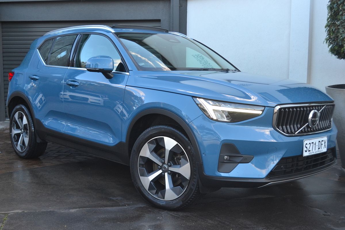 2023 Volvo XC40 Ultimate B4 Bright