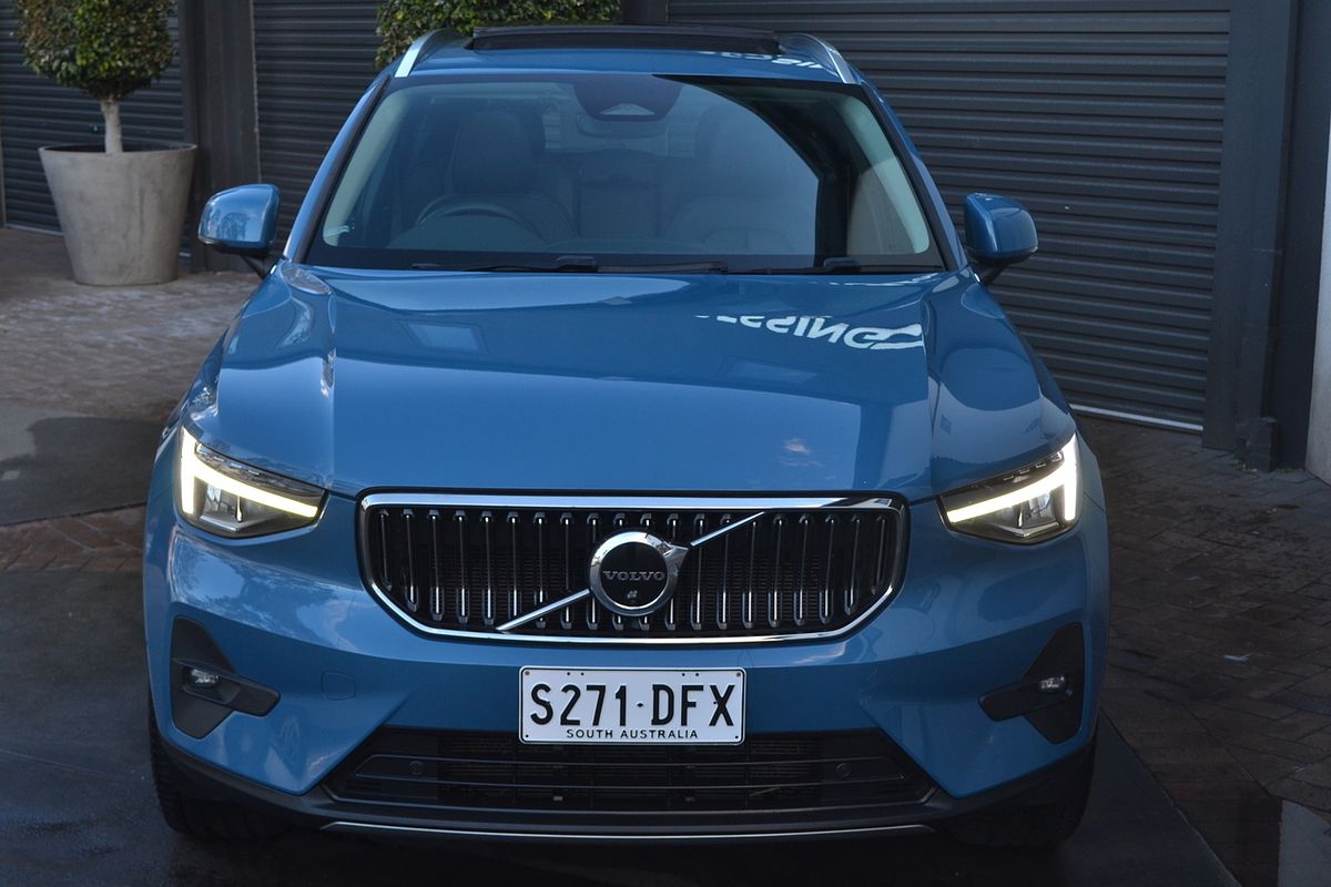 2023 Volvo XC40 Ultimate B4 Bright