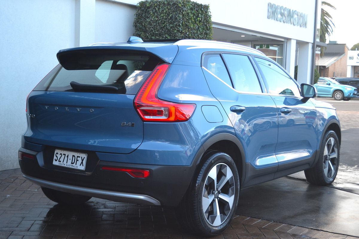 2023 Volvo XC40 Ultimate B4 Bright