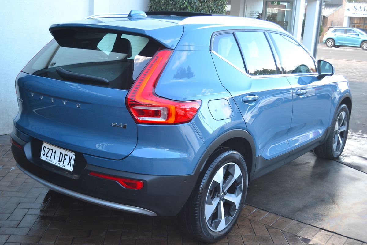 2023 Volvo XC40 Ultimate B4 Bright