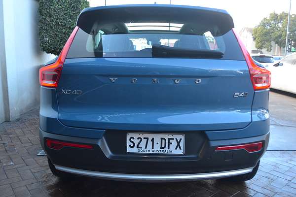 2023 Volvo XC40 Ultimate B4 Bright