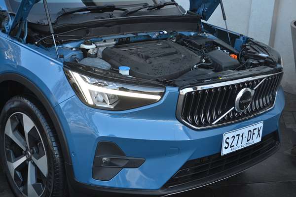 2023 Volvo XC40 Ultimate B4 Bright