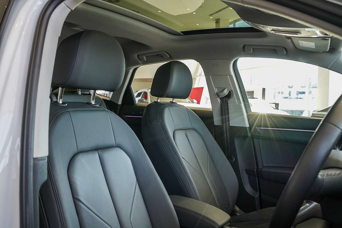 2023 Audi Q3 35 TFSI S line F3