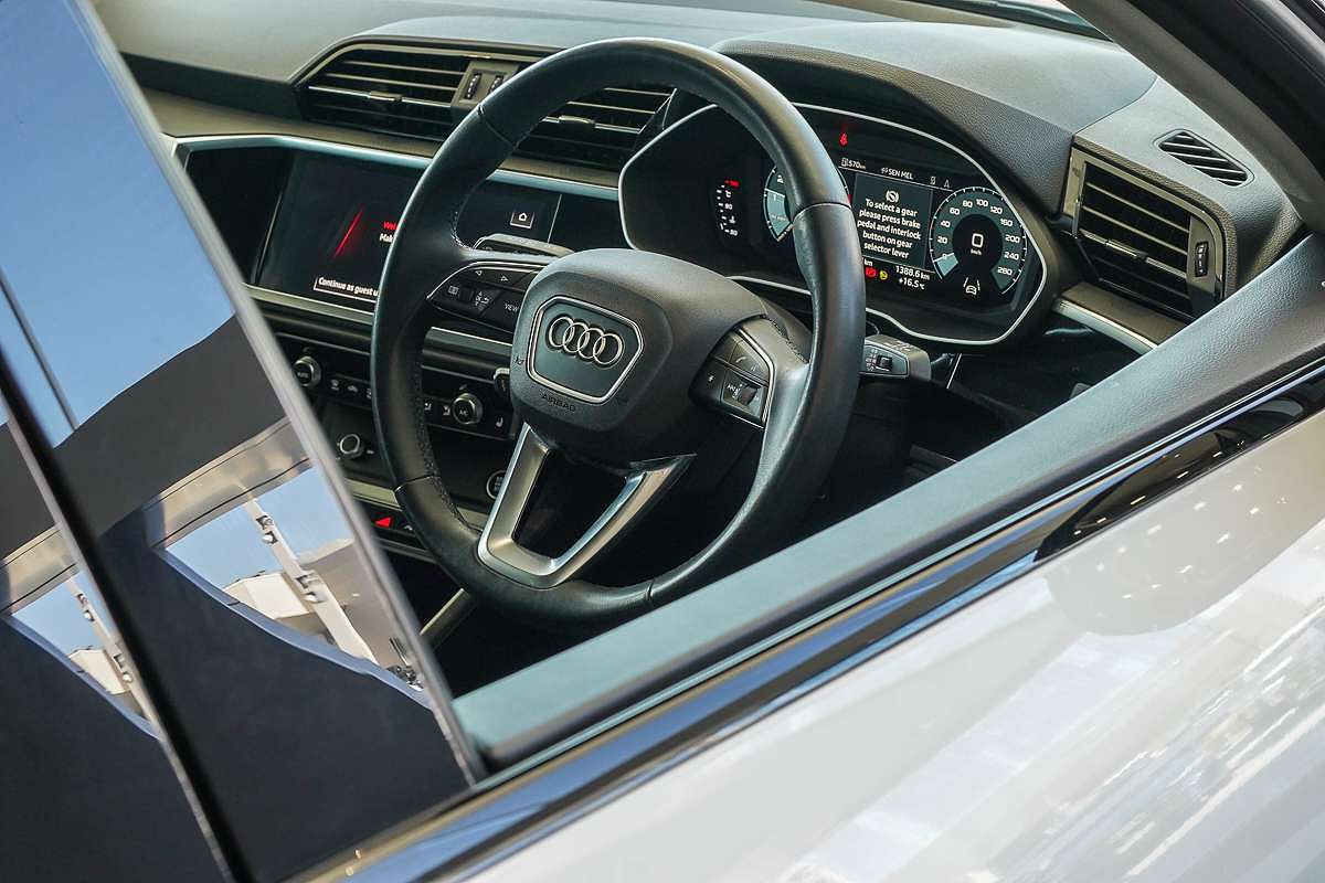 2023 Audi Q3 35 TFSI S line F3