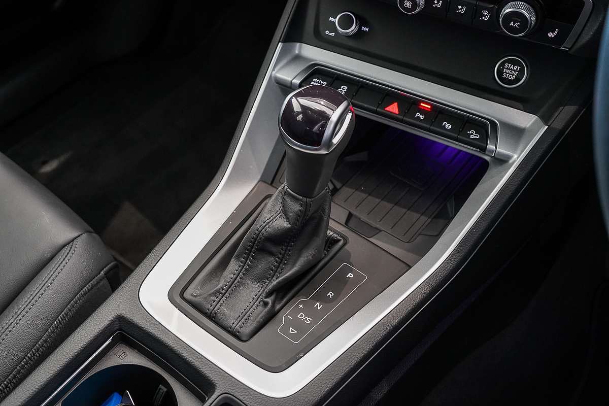 2023 Audi Q3 35 TFSI S line F3