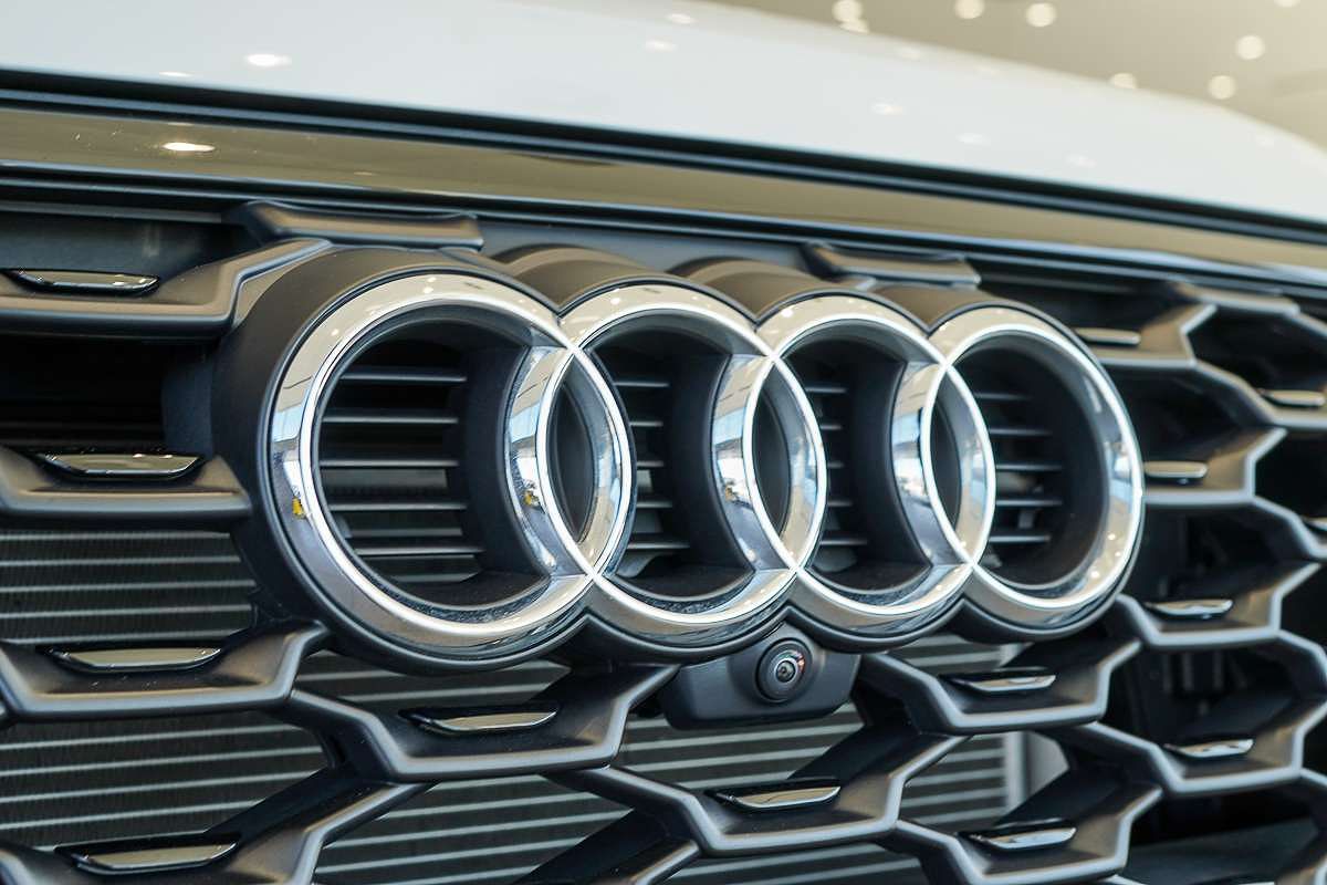 2023 Audi Q3 35 TFSI S line F3