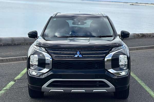 2022 Mitsubishi Outlander Exceed ZM