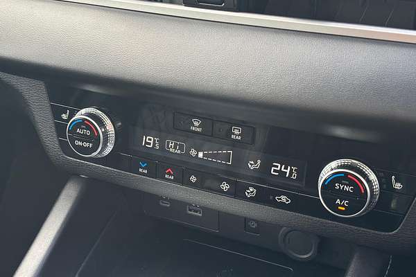 2022 Mitsubishi Outlander Exceed ZM