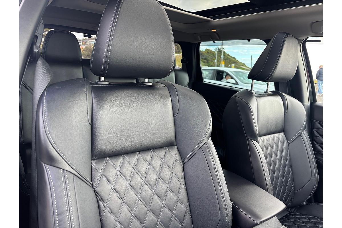 2022 Mitsubishi Outlander Exceed ZM