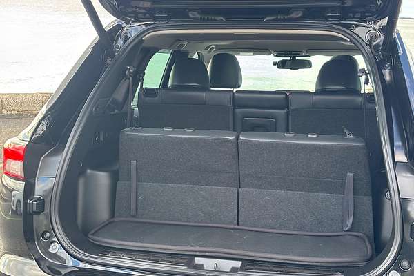 2022 Mitsubishi Outlander Exceed ZM