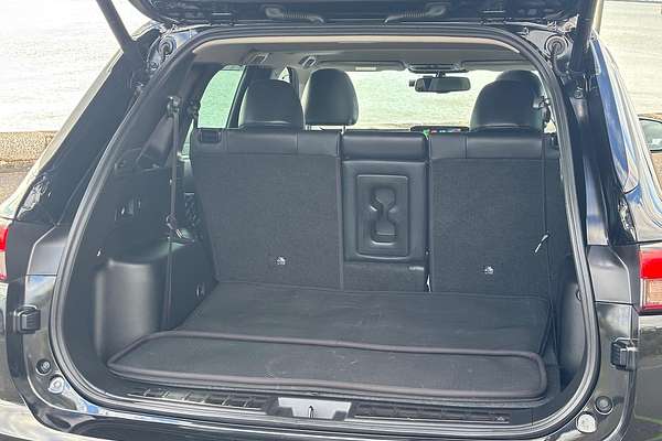 2022 Mitsubishi Outlander Exceed ZM