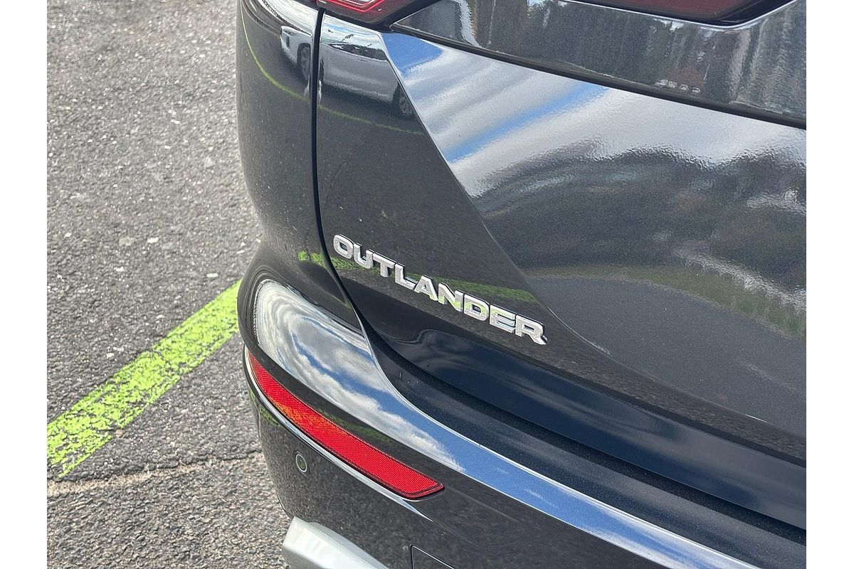 2022 Mitsubishi Outlander Exceed ZM
