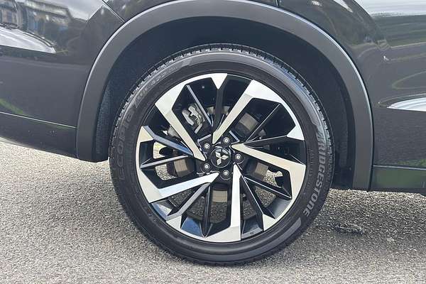 2022 Mitsubishi Outlander Exceed ZM