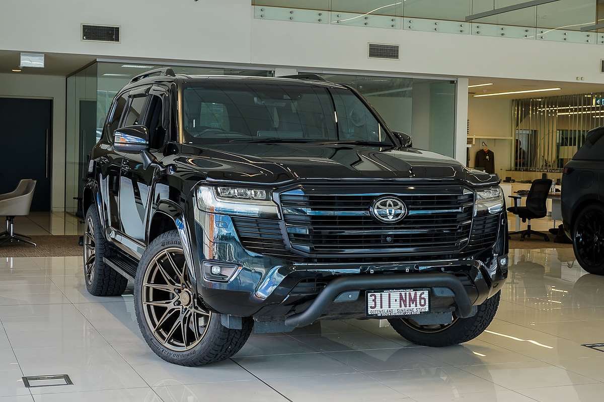 2022 Toyota Landcruiser Sahara FJA300R
