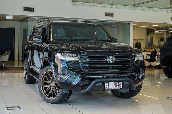 2022 Toyota Landcruiser Sahara FJA300R