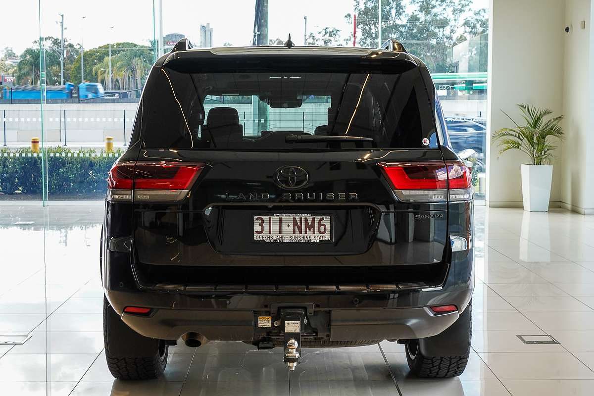 2022 Toyota Landcruiser Sahara FJA300R