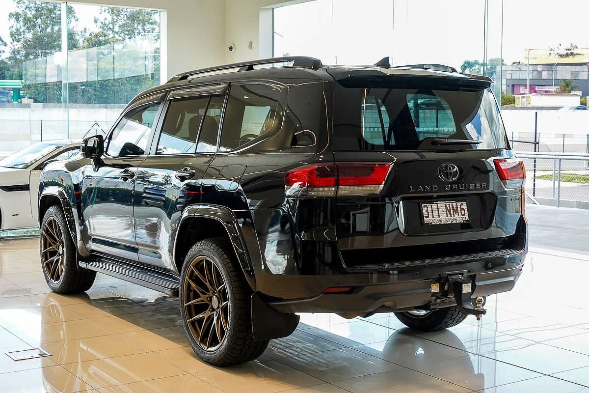 2022 Toyota Landcruiser Sahara FJA300R