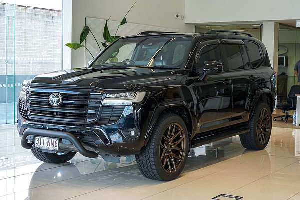 2022 Toyota Landcruiser Sahara FJA300R