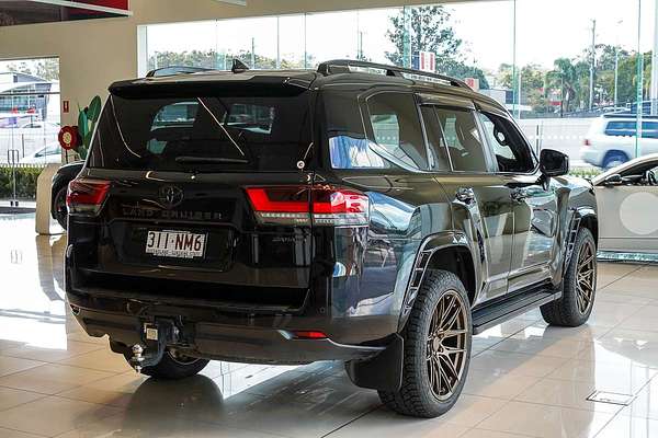 2022 Toyota Landcruiser Sahara FJA300R