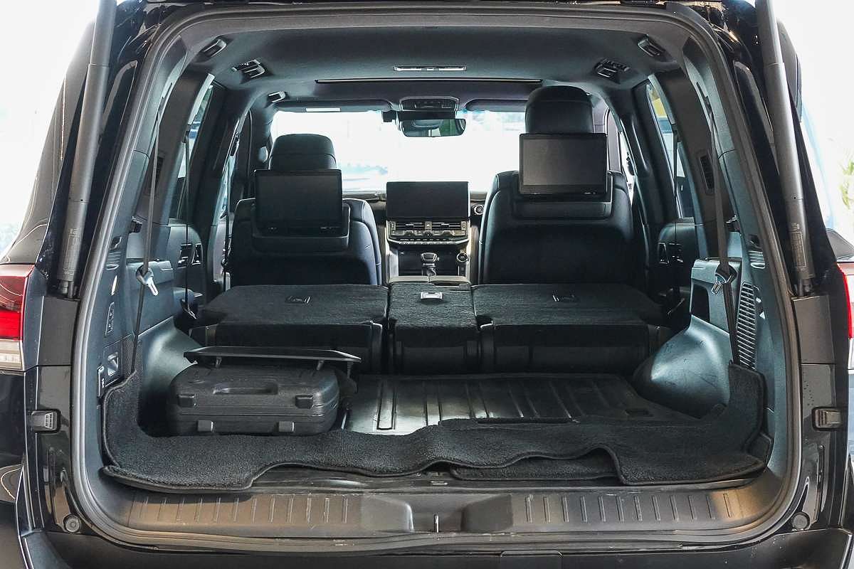 2022 Toyota Landcruiser Sahara FJA300R
