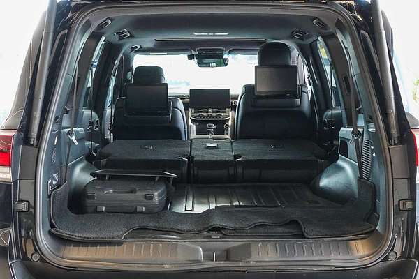 2022 Toyota Landcruiser Sahara FJA300R